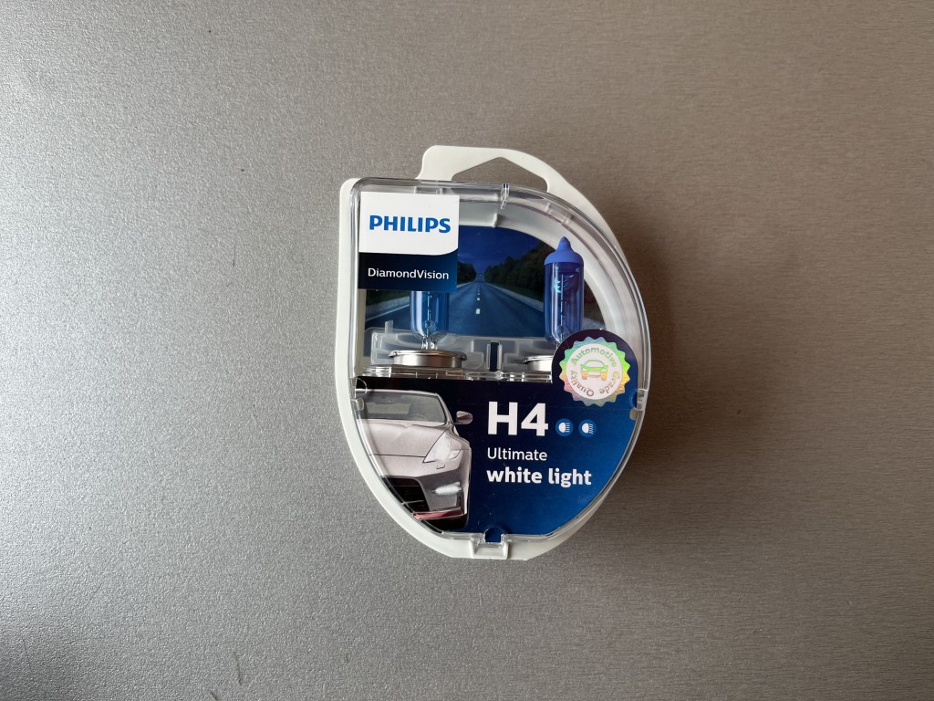 Комплект галогеновых ламп Philips H4 +90% DiamondVision 12V 55/60W